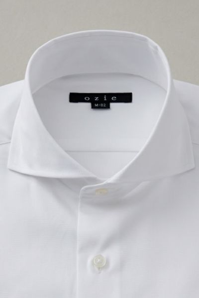 ozie|オジエ　ビジネスシーンで着用する白シャツ・ホリゾンタルカラー