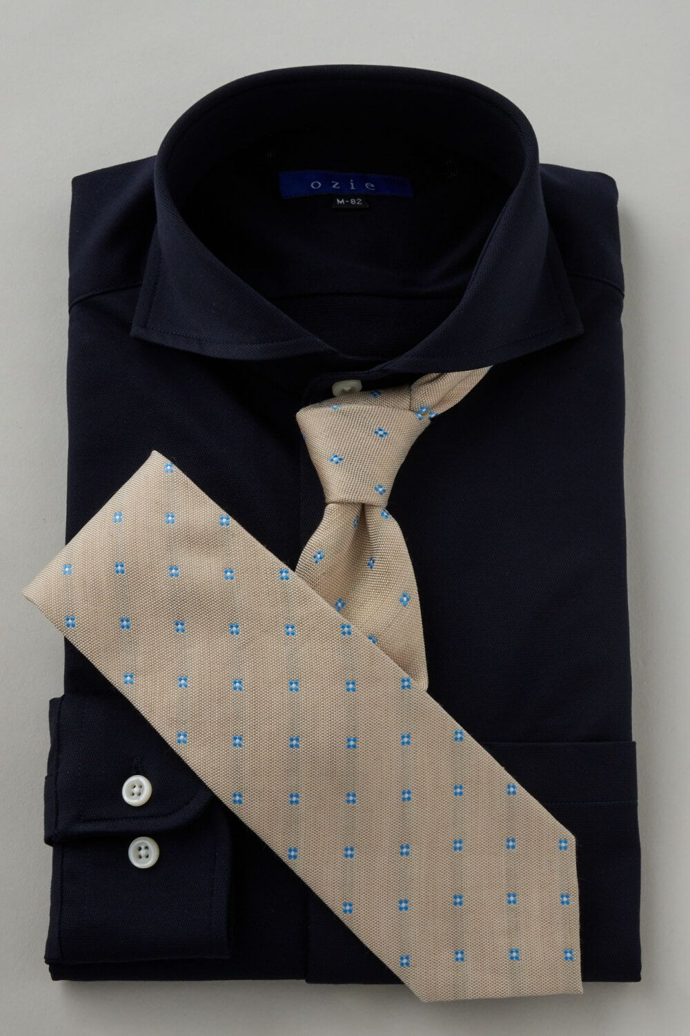 ワイシャツ 8014-C04A-NAVY-コーディネートイメージ