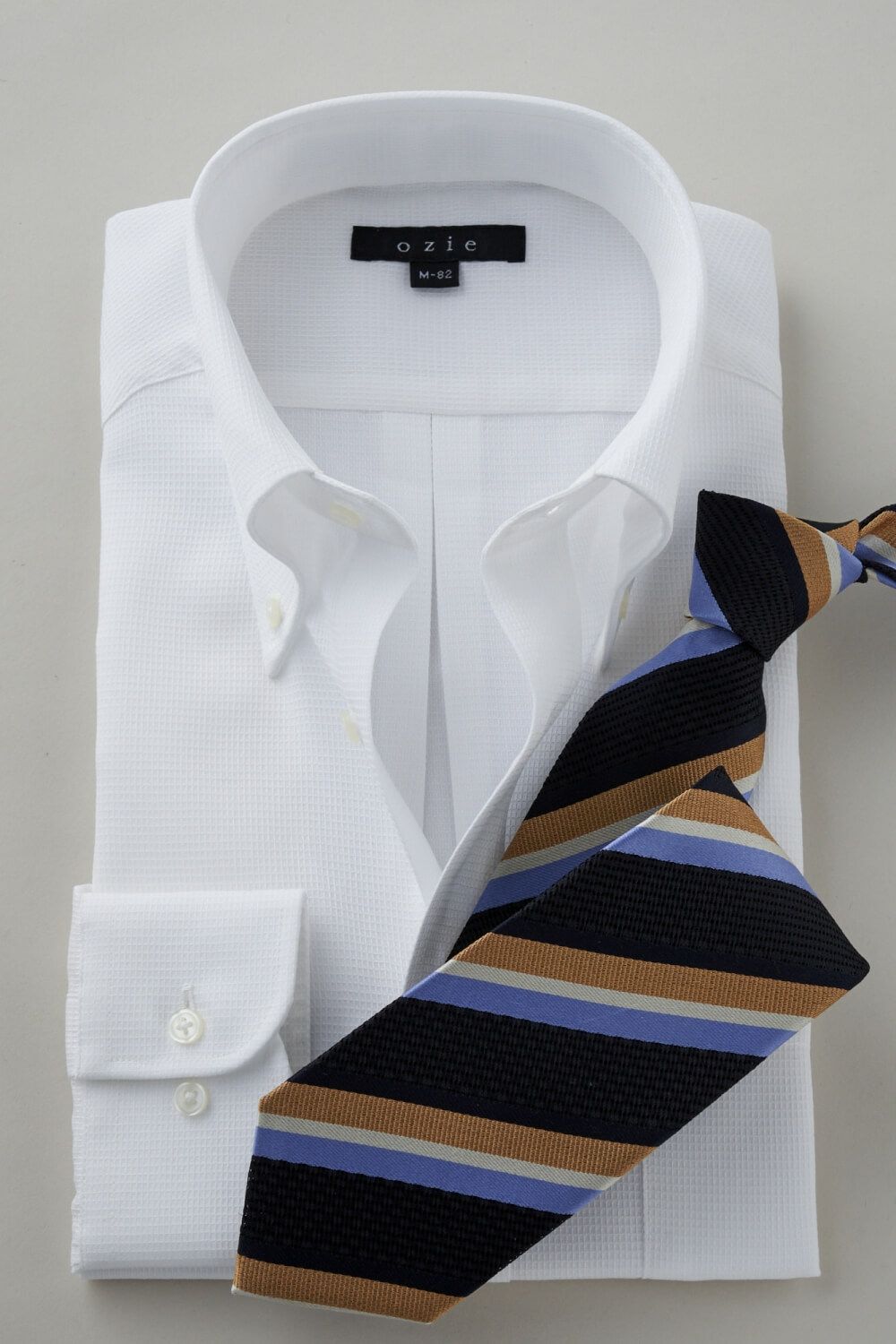 ワイシャツ 8009-C04A-WHITE-コーディネートイメージ