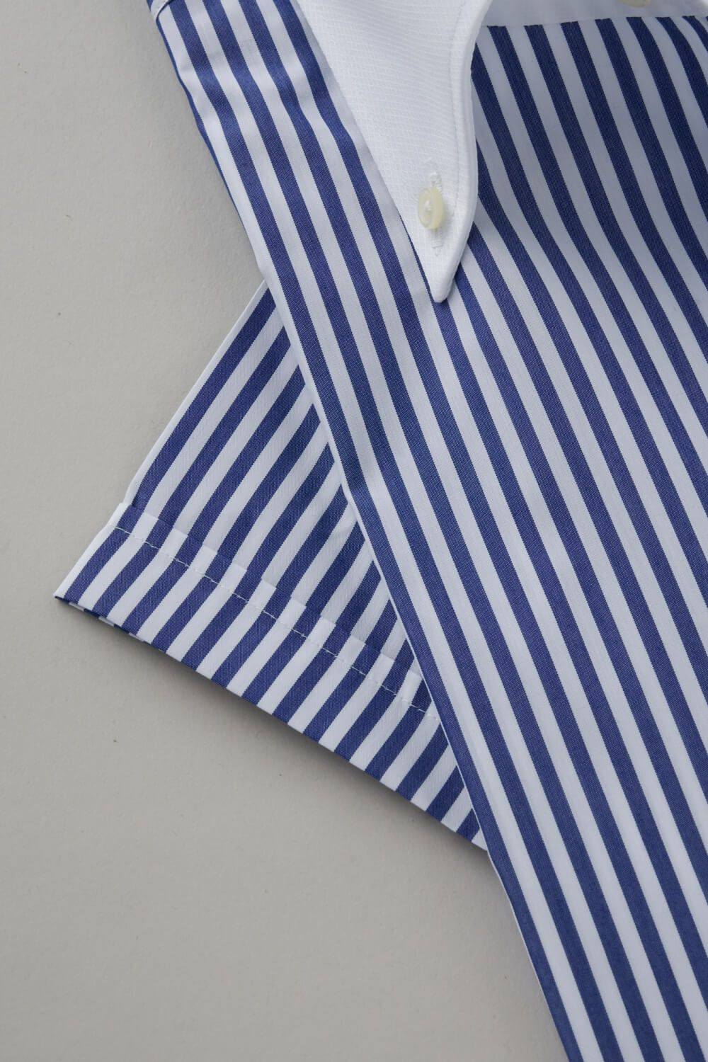 ワイシャツ・カッターシャツ・半袖 8051SSCL-C04A-NVY-カフス